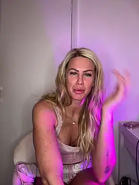 Savannah Rae online show from May 19, 7:32 pm