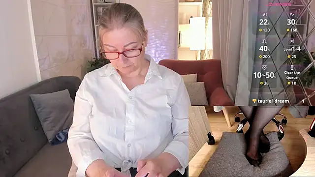 Alexandra Kind online show from July 14, 8:46 pm
