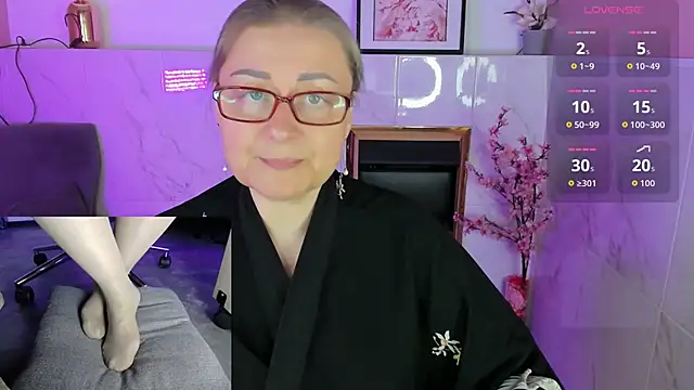 Alexandra Kind online show from May 29, 1:31 pm