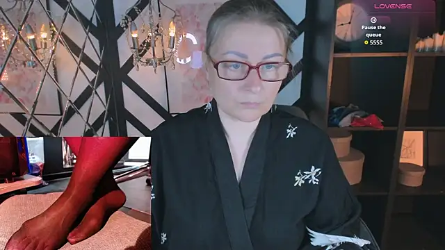 Alexandra Kind online show from May 15, 1:47 pm