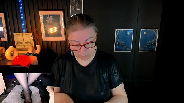 Alexandra Kind online show from May 10, 8:55 pm