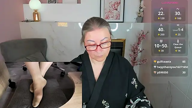 Alexandra Kind online show from June 15, 2:34 am