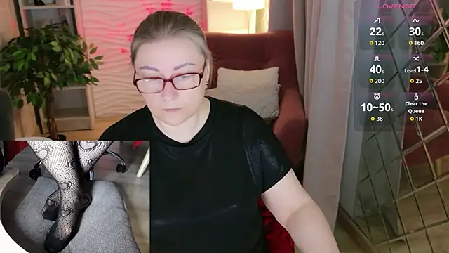 Alexandra Kind online show from May 26, 1:43 pm