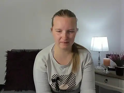 RoseTeacherX online show from April 17, 5:26 pm