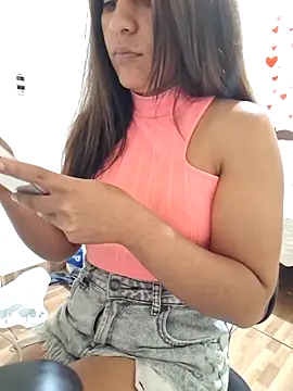 euahotmarii3 online show from April 23, 9:28 pm