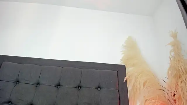 hanna-baker01 online show from June 17, 3:02 pm
