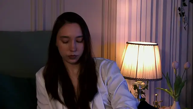Suzaneey online show from June 19, 8:01 pm