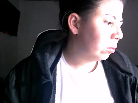 katiaerotic online show from April 19, 1:49 am