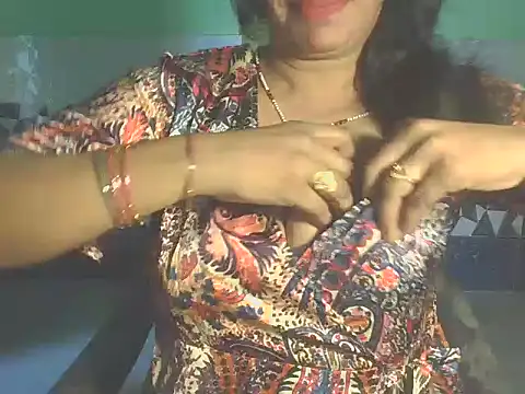 Hotty Bhabhi1 online show from June 4, 6:07 am
