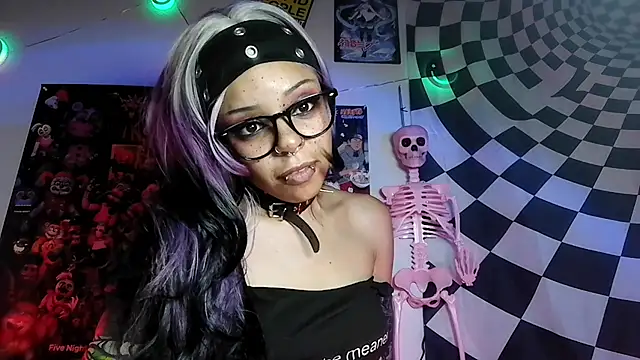 nerdyhotgoth online show from July 12, 7:31 am
