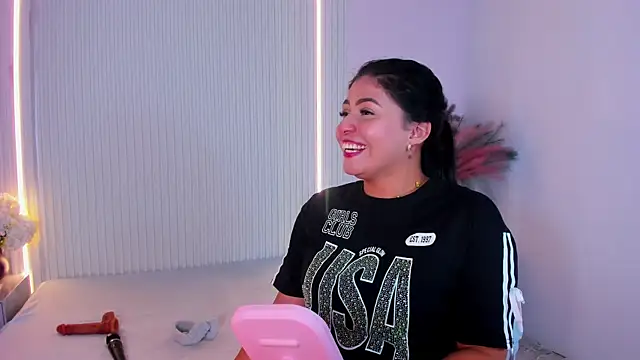 LucyWild8 online show from June 5, 7:31 pm