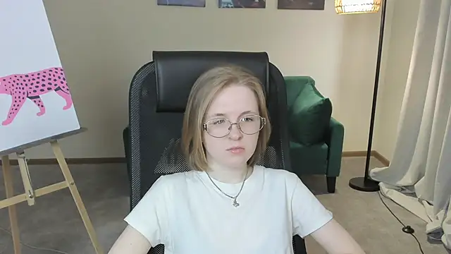 CaylaFahrni online show from April 18, 8:17 am