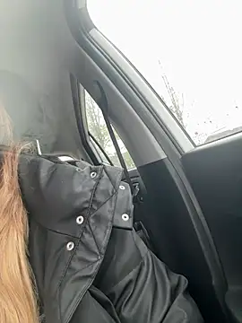 SchmuseBunny online show from April 20, 6:05 am