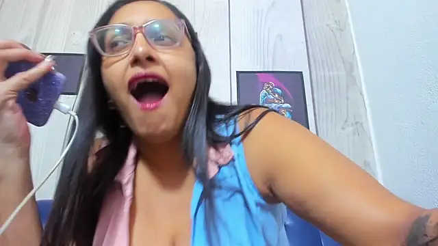 Miss Bobbiess online show from July 22, 11:17 pm