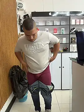 Patricio 02 online show from July 21, 3:35 pm