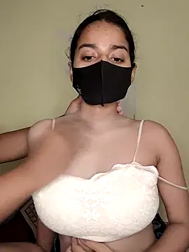 couple hot43 online show from April 19, 5:35 pm