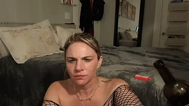 milkandhoneyy online show from June 27, 4:02 am