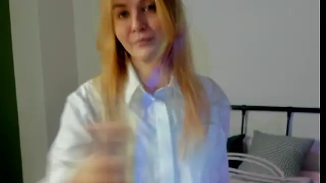 TonyaMeow online show from April 18, 6:49 am