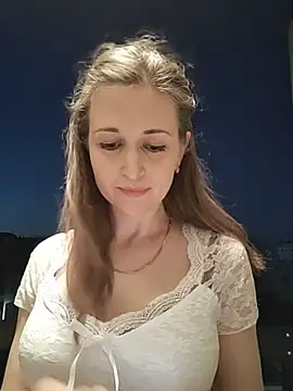 irresistibelle online show from June 30, 5:45 pm