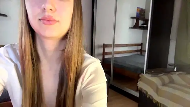 LessieKeisker online show from May 1, 10:51 am