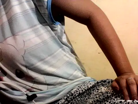 Naughty baddie099 online show from May 3, 6:00 pm
