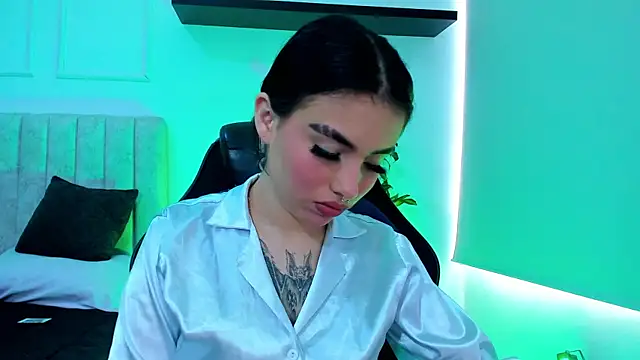 isabella hv online show from June 27, 5:30 pm