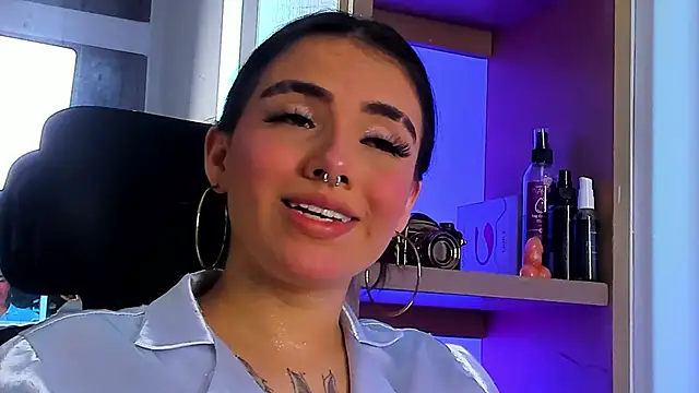 isabella hv online show from June 19, 6:55 pm