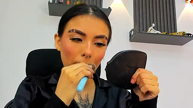 isabella hv online show from July 15, 7:51 pm