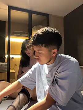 MrJ Victoria online show from April 21, 6:48 pm