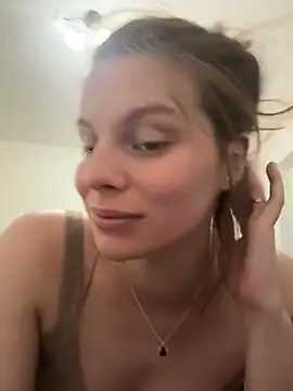 CtrlLove online show from April 22, 6:49 pm