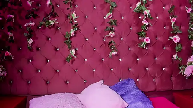 Molly Brunette  online show from May 20, 3:47 am