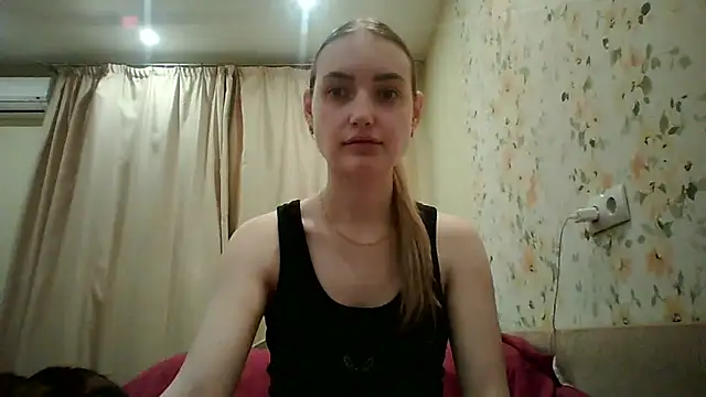 Lisanta online show from April 26, 6:16 pm