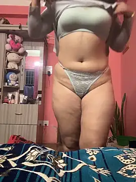 rebel xoxo online show from April 29, 5:30 pm