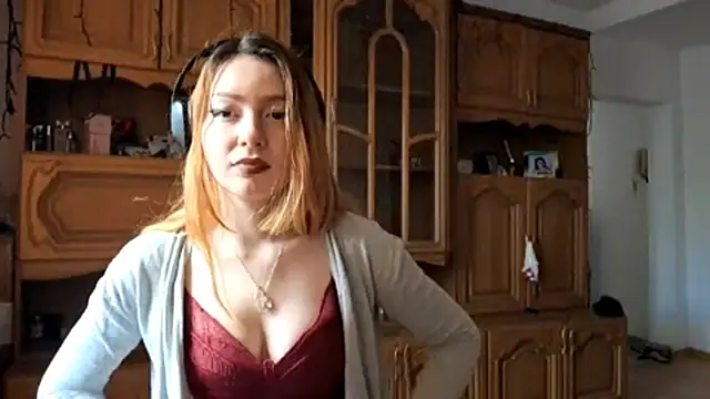 LubaGiovanni online show from April 27, 8:00 am