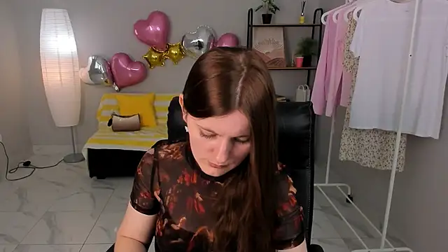 Olivia Tremo online show from April 23, 1:24 pm