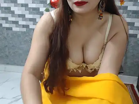 The Queen Arinaah online show from May 22, 6:28 pm