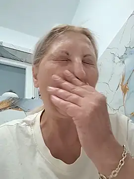 Divineblond online show from April 25, 8:28 pm