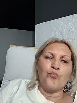 Divineblond online show from April 24, 6:22 pm