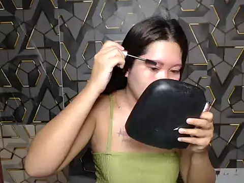ur prettychelsie online show from June 6, 6:25 pm