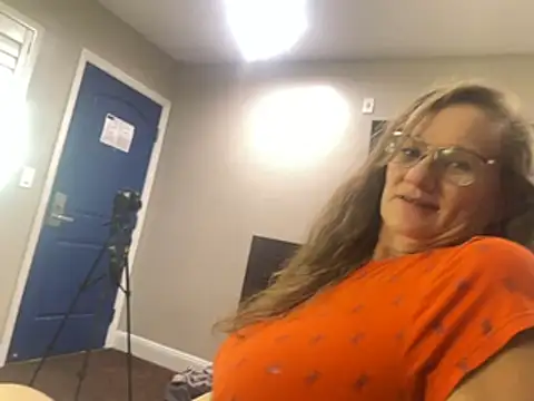 milfandyoungin online show from May 6, 2:59 am