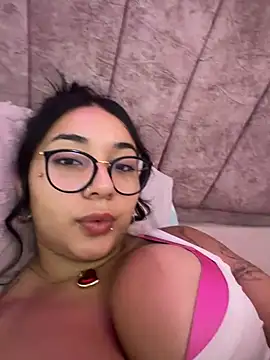 sakuraarih1 online show from May 29, 7:23 pm