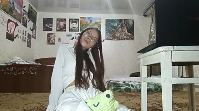 LonaSylvis online show from May 20, 6:05 pm
