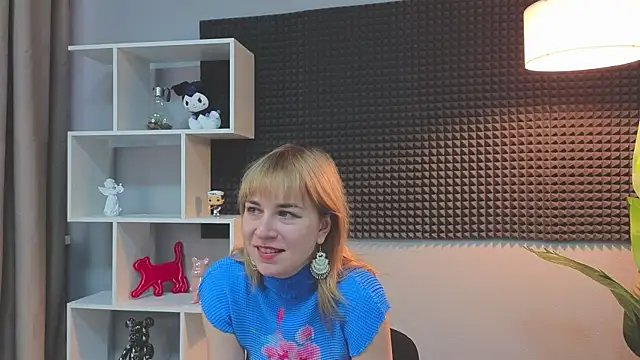 AstrixorLune online show from April 25, 1:41 pm