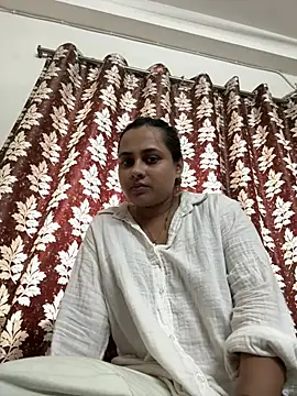 LUNA QUEEN95 online show from April 28, 8:29 am