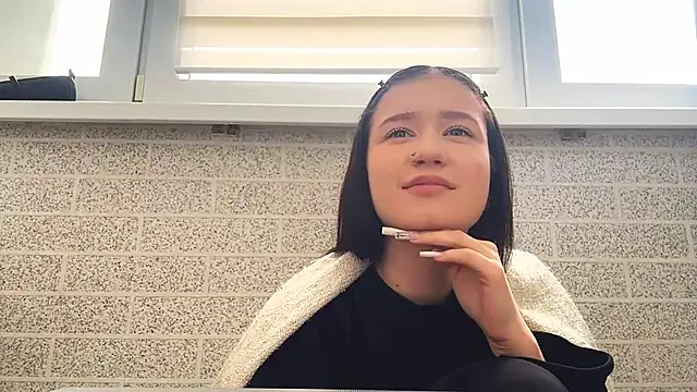 ReneeBossi online show from April 27, 10:12 am