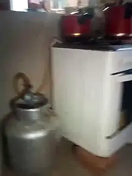  - - -putinha - - online show from April 25, 8:28 pm