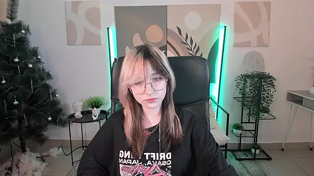 NyxCalderra online show from May 8, 8:50 am