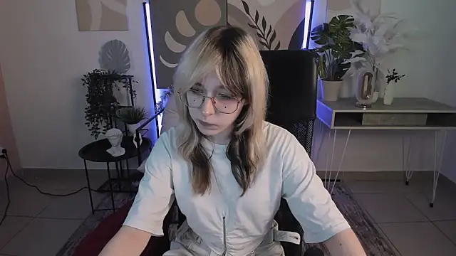 NyxCalderra online show from June 5, 4:38 am