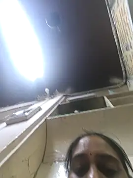 junera online show from April 27, 4:15 pm