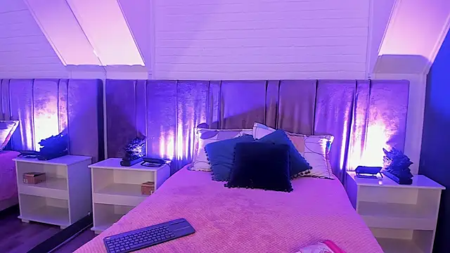 Azahara 18 online show from May 12, 11:33 pm